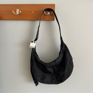 Baggu Medium Nylon Crescent Bag Black
